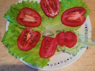 Pomidorų salotos su kiaušiniu Žingsnis 2