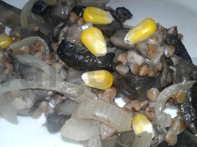 Grikių košė su grybais ir svogūnais pagrindine nuotrauka