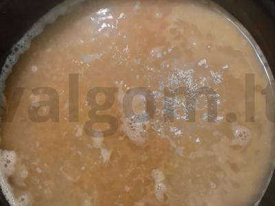 Nuostabus saldus plovas iš bulguro ir džiovintų vaisių Žingsnis 2