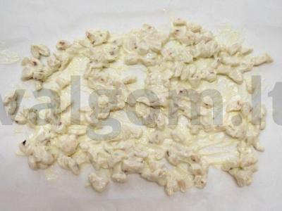 Oro biskvitas su kokosų kremu ir šokoladu apdengtu migdolu Žingsnis 4