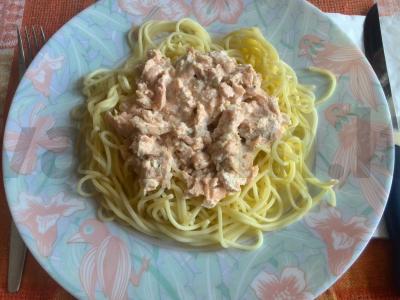 Makaronai su lašiša ir parmezanu pagrindine nuotrauka