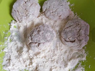 Švelnios vištienos kotletai grietinėlėje Žingsnis 3