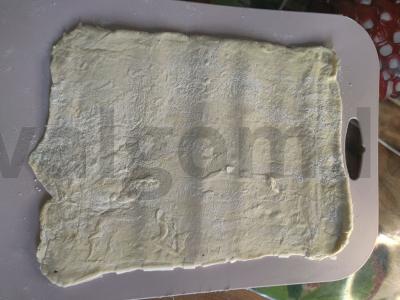 Porcinė pica su jalapeño ir saliami Žingsnis 1