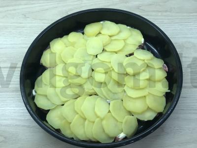 Kiaulienos sprandinė po bulvėmis orkaitėje Žingsnis 4