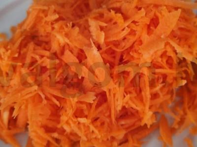 Sūrio-morkų užtepas sumuštiniams Žingsnis 1