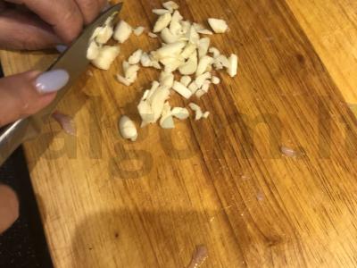 Vištiena grietinėlės padaže Žingsnis 3