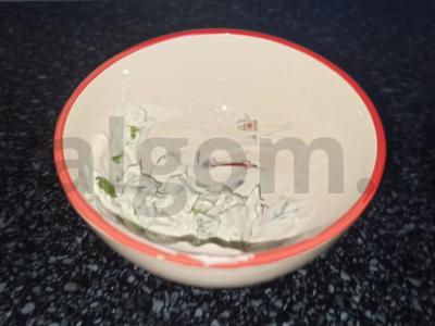 Šiltas sumuštinis su sūriu ir dešra Žingsnis 1