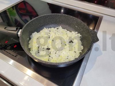 Troškinti bulvės su miško grybais Žingsnis 1