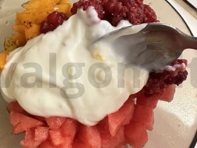 Vaisių salotas „Rugpjūčio kibirkštis“ Žingsnis 4