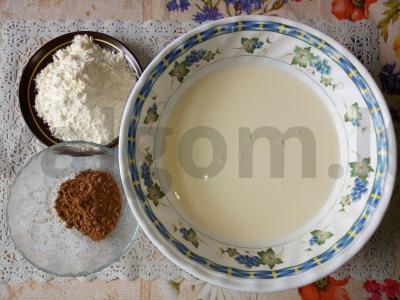 Šokoladiniai blynai su kefyru ir varškės-bananų įdaru Žingsnis 3