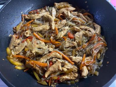 Wok su kalakutiena, funchoza ir daržovėmis Žingsnis 4