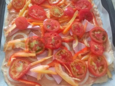 Pica su dešra, pomidorais ir paprikomis Žingsnis 3