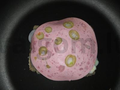 Pusryčiai su mortadelos dešra ir kiaušiniu Žingsnis 4