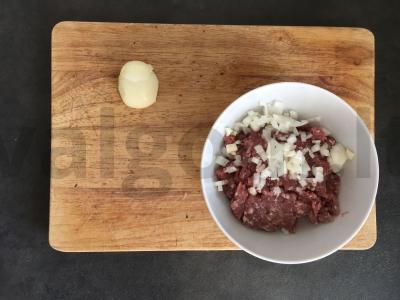 Sriuba su vermišelių ir kiaulienos kukuliais Žingsnis 1