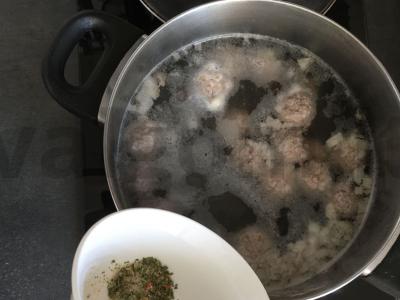 Sriuba su vermišelių ir kiaulienos kukuliais Žingsnis 3