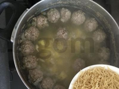 Sriuba su vermišelių ir kiaulienos kukuliais Žingsnis 5