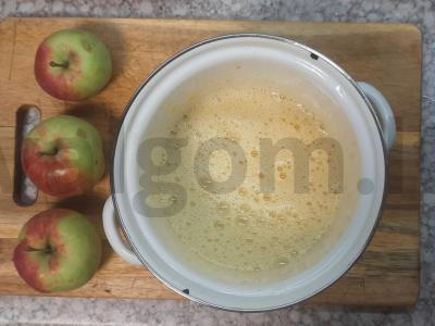 Obuolių šarlotė Žingsnis 1