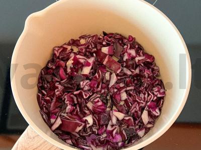 Troškinta raudona kopūstai su obuolių actu Žingsnis 2