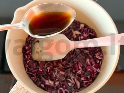 Troškinta raudona kopūstai su obuolių actu Žingsnis 3