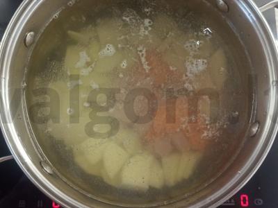 Lęšių, kalakutienos ir pomidorų sriuba Žingsnis 2