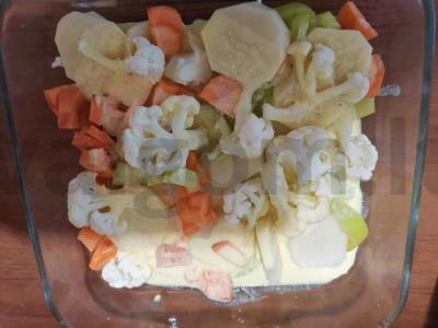 Žiedinių kopūstų, sūrio ir grietinės apkepas Žingsnis 4