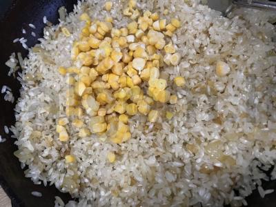 Ryžiai su vištiena ir kukurūzais havajietiškai Žingsnis 4