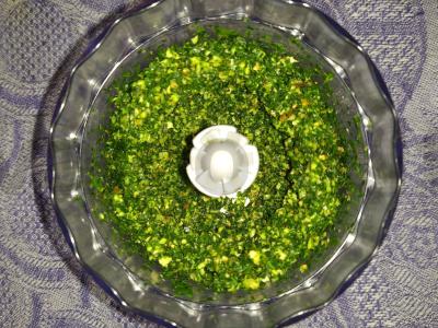 Spagečiai su salierų, graikinių riešutų, česnako ir alyvuogių aliejaus padažu Žingsnis 3