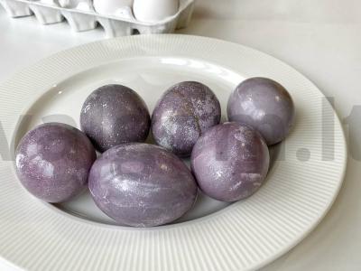 Kiaušinių dažymas hibisko arbata pagrindine nuotrauka