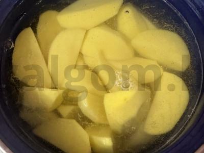 Bulvių košė su švelnia kalakutienos kepenėle Žingsnis 1