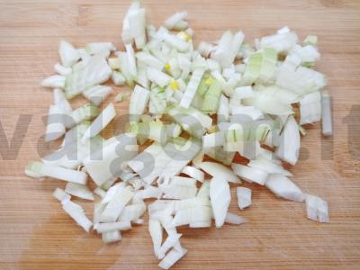 Farfalle su grietinėlės padažu, vištiena, grybais ir brokoliais Žingsnis 1