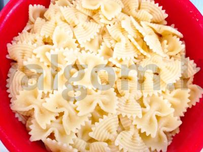 Farfalle su grietinėlės padažu, vištiena, grybais ir brokoliais Žingsnis 8