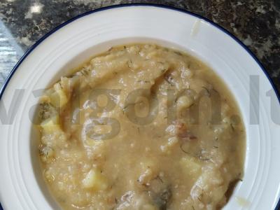 Žirnių sriuba su jautienos kubeliais pagrindine nuotrauka