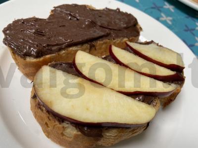 Tostai su šokoladiniu riešutų kremu ir vaisiais Žingsnis 5