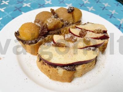 Tostai su šokoladiniu riešutų kremu ir vaisiais pagrindine nuotrauka