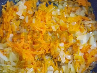 Kiaulienos guliašas su šonine ir svogūnais Žingsnis 6