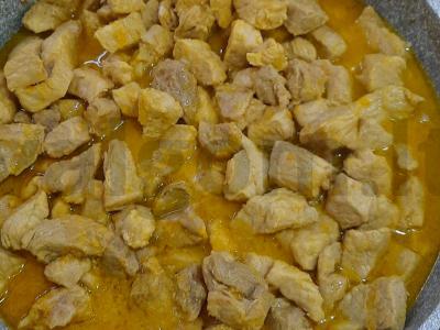 Kiaulienos guliašas su šonine ir svogūnais Žingsnis 9