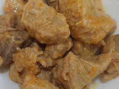 Kiaulienos guliašas su šonine ir svogūnais Žingsnis 10