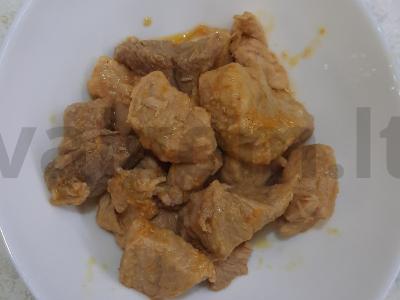 Kiaulienos guliašas su šonine ir svogūnais Žingsnis 11