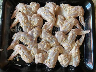 Kepti vištienos sparneliai majonezo-garstyčių padaže Žingsnis 3