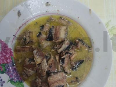 Žuvies konservų sriuba lėtoje viryklėje Žingsnis 2