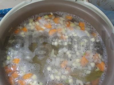 Žuvies konservų sriuba lėtoje viryklėje Žingsnis 5