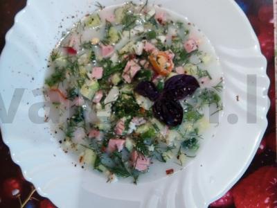 Okroška su kolrabi ir kumpiu pagrindine nuotrauka