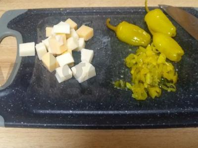 Stačiakampė pica su pepperoni ir čederio sūriu Žingsnis 3