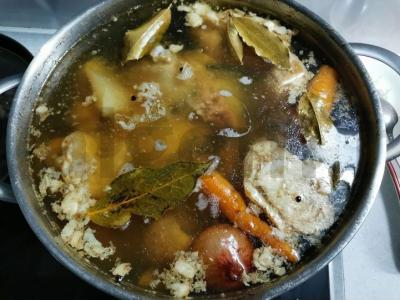 Namų šaltiena iš jautienos ir kiaulienos Žingsnis 4