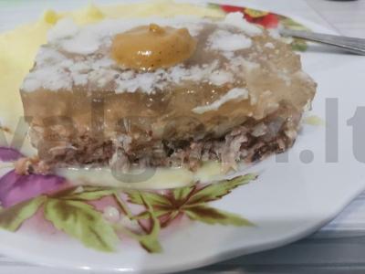 Namų šaltiena iš jautienos ir kiaulienos pagrindine nuotrauka