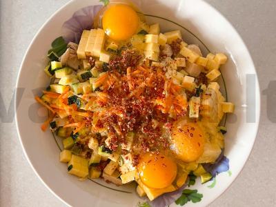 Daržovių troškinys su vištiena kiaušinyje Žingsnis 4