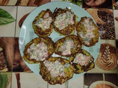 Greiti cukinijų blynai pagrindine nuotrauka